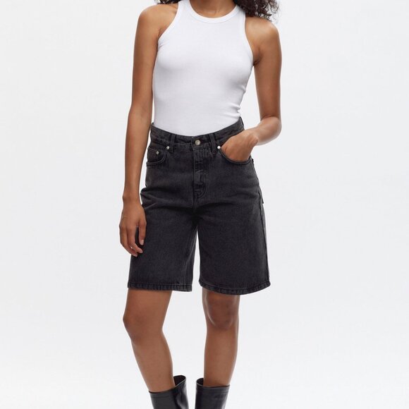 Kotn Unisex Antifit Black Denim Shorts - Picture 1 of 2